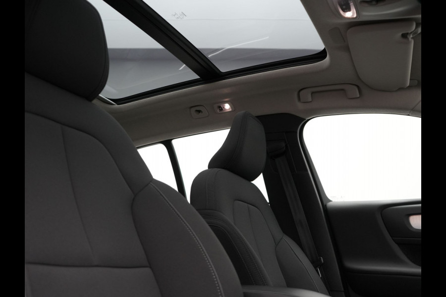 Volvo XC40 T4 Recharge Inscription Plug In Hybrid 211pk PHEV | Panodak | Trekhaak af Fabriek | Navigatie | Cruise Control | Camera | Apple Carplay | Climate Control | Virtual | DAB |
