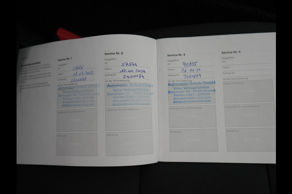 Volvo XC40 T4 Recharge Inscription Plug In Hybrid 211pk PHEV | Panodak | Trekhaak af Fabriek | Navigatie | Cruise Control | Camera | Apple Carplay | Climate Control | Virtual | DAB |