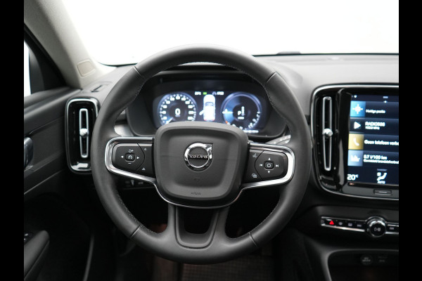 Volvo XC40 T4 Recharge Inscription Plug In Hybrid 211pk PHEV | Panodak | Trekhaak af Fabriek | Navigatie | Cruise Control | Camera | Apple Carplay | Climate Control | Virtual | DAB |