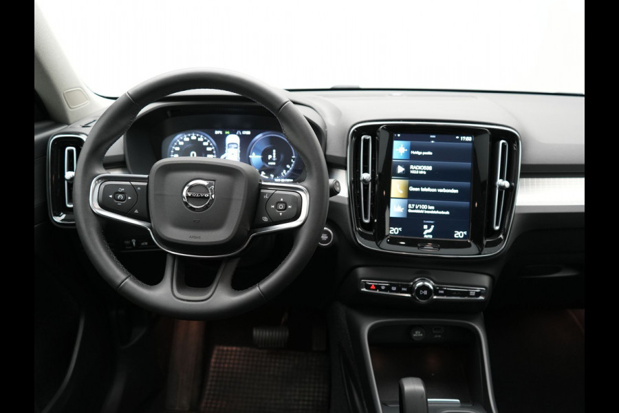 Volvo XC40 T4 Recharge Inscription Plug In Hybrid 211pk PHEV | Panodak | Trekhaak af Fabriek | Navigatie | Cruise Control | Camera | Apple Carplay | Climate Control | Virtual | DAB |