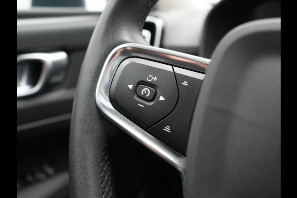 Volvo XC40 T4 Recharge Inscription Plug In Hybrid 211pk PHEV | Panodak | Trekhaak af Fabriek | Navigatie | Cruise Control | Camera | Apple Carplay | Climate Control | Virtual | DAB |