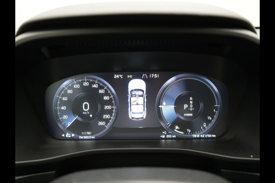 Volvo XC40 T4 Recharge Inscription Plug In Hybrid 211pk PHEV | Panodak | Trekhaak af Fabriek | Navigatie | Cruise Control | Camera | Apple Carplay | Climate Control | Virtual | DAB |
