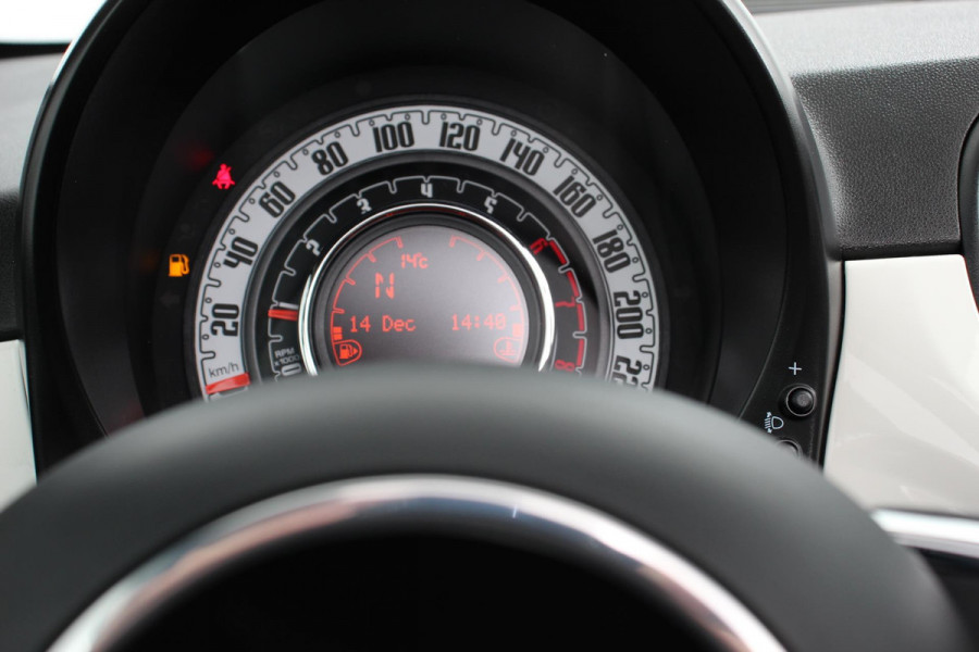 Fiat 500C 1.2 Automaat Lounge Navigatie Apple Carplay/Android Auto Cruise Control Airco Dab Parkeersensoren Achter Lichtmetalen Velgen