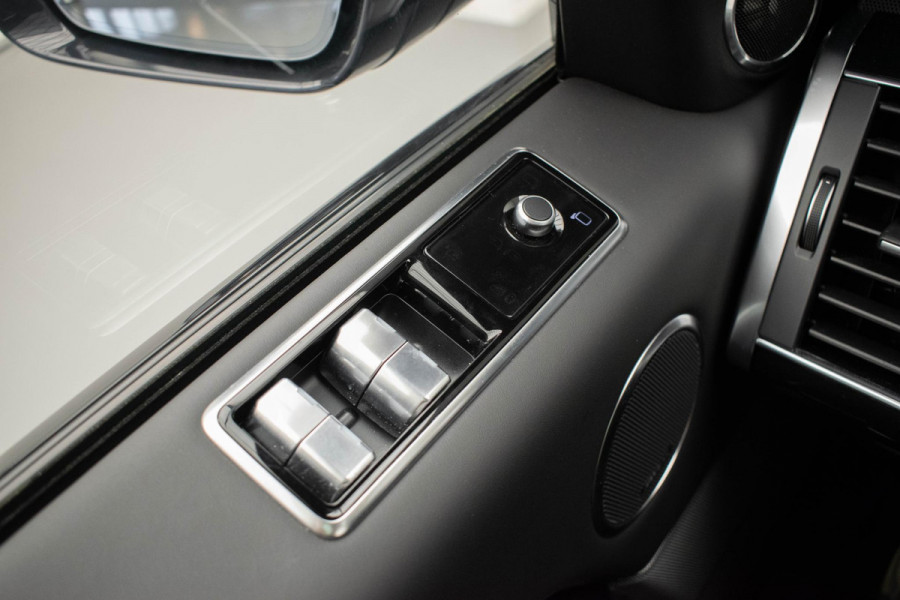 Land Rover Range Rover Sport P400e HSE Dynamic Stealth |Pano|Head Up|Luchtvering|Koelkast|TV/Entertainment schermen