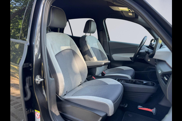 Volkswagen ID.3 First Plus 58 kWh, 204 pk,matrix led, 20 inch Max velgen, opties, 1e eigenaar, NL auto met nationale auto pas