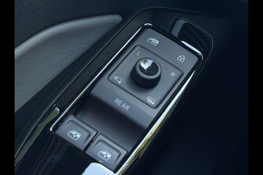 Volkswagen ID.3 First Plus 58 kWh, 204 pk,matrix led, 20 inch Max velgen, opties, 1e eigenaar, NL auto met nationale auto pas