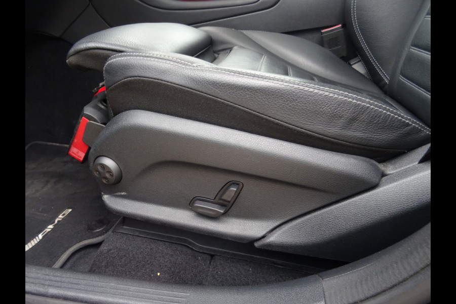 Mercedes-Benz GLC 300de 4MATIC Business Solution AMG * PANORAMADAK !!