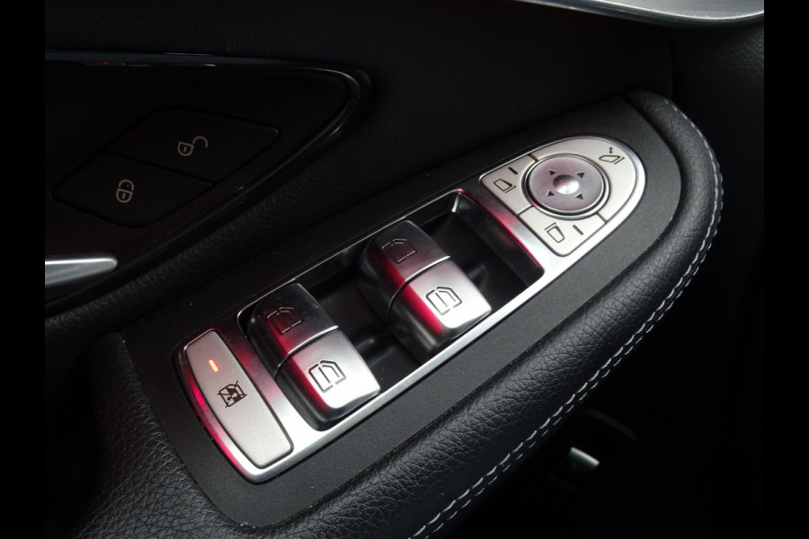 Mercedes-Benz GLC 300de 4MATIC Business Solution AMG * PANORAMADAK !!