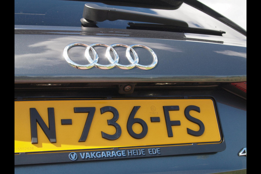 Audi A3 Sportback 45 TFSI e S edition Competition | 19 Inch | Panoramadak |  Led Plus | Apple Carplay | NL-Auto |