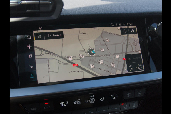 Audi A3 Sportback 45 TFSI e S edition Competition | 19 Inch | Panoramadak |  Led Plus | Apple Carplay | NL-Auto |