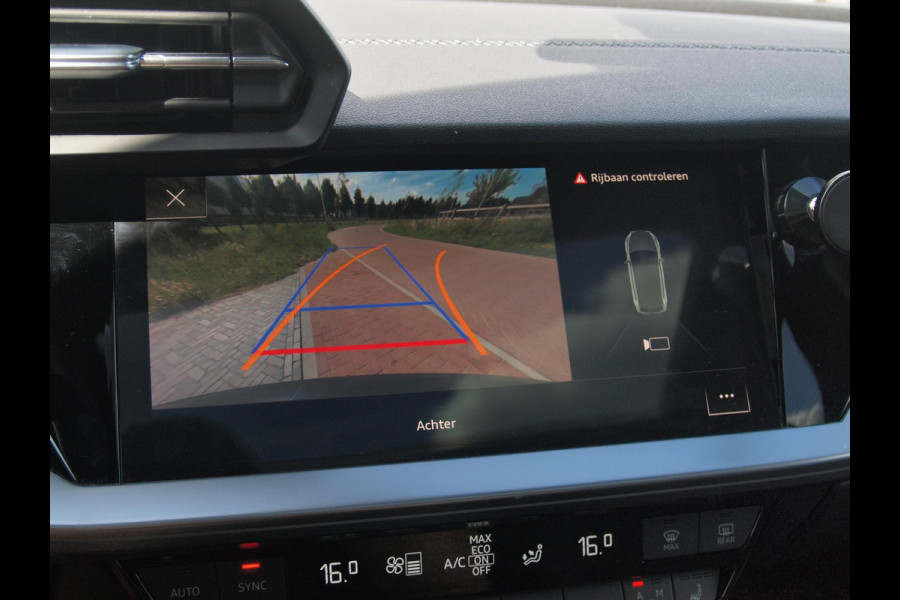 Audi A3 Sportback 45 TFSI e S edition Competition | 19 Inch | Panoramadak |  Led Plus | Apple Carplay | NL-Auto |
