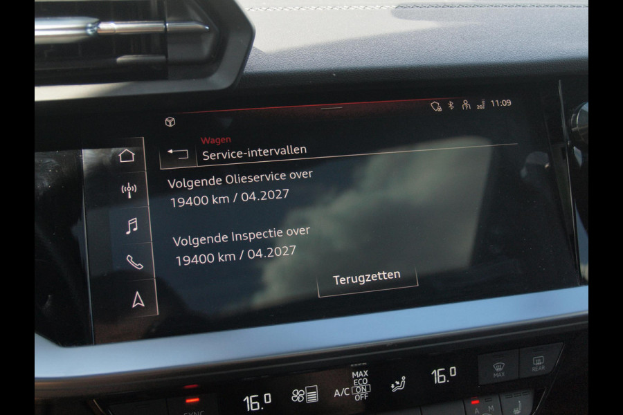 Audi A3 Sportback 45 TFSI e S edition Competition | 19 Inch | Panoramadak |  Led Plus | Apple Carplay | NL-Auto |