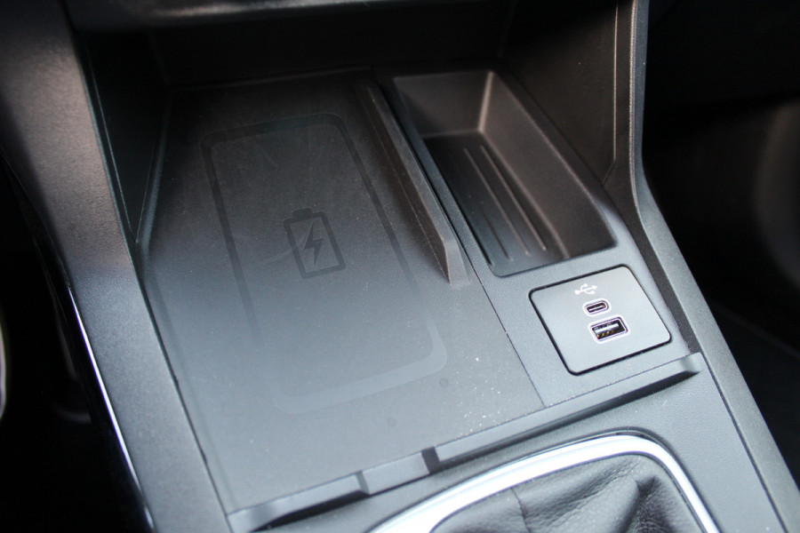 Ford Puma 1.0 EcoBoost Hybrid 125PK Titanium | Trekhaak | 360 Camera |  BLIS | Navigatie | Winterpack