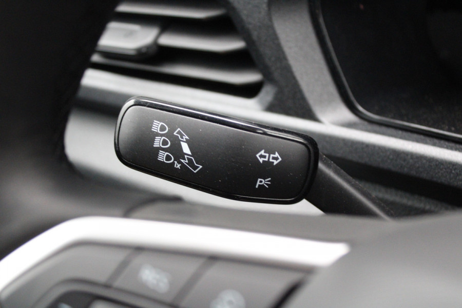 Volkswagen Caddy Cargo Maxi 2.0 TDI 102pk - Trekhaak - Leder - Carplay - LED Koplampen - Camera - Lane Assist - Verlaagd - Rijklaar