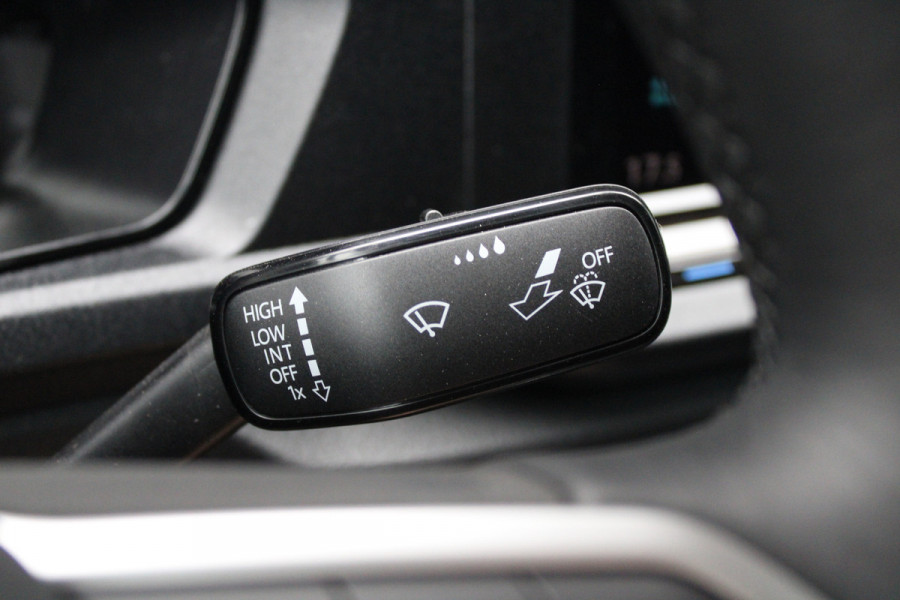 Volkswagen Caddy Cargo Maxi 2.0 TDI 102pk - Trekhaak - Leder - Carplay - LED Koplampen - Camera - Lane Assist - Verlaagd - Rijklaar