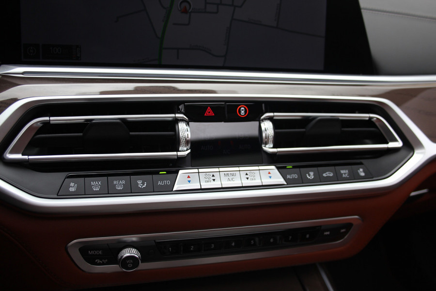 BMW X7 M50i High Executive Sky Lounge | M-sport | Bowers en Wilkins