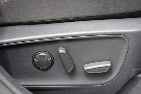 Ford Kuga 2.5 PHEV ST-Line X | Facelift | Panoramadak | Head-up | BLIS | Winterpack | Trekhaak | B&O | AGR
