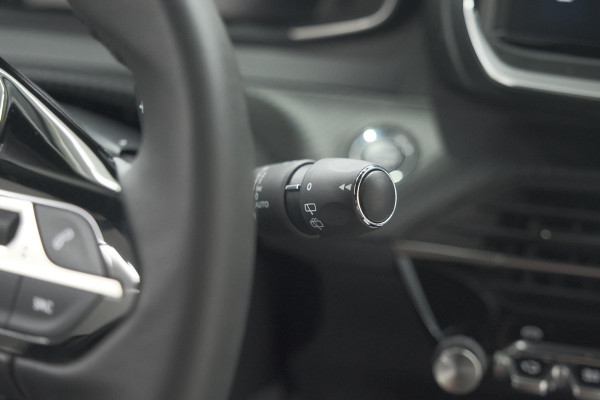 Peugeot 2008 Hybrid 136 e-DSC6 Allure | 360 Camera | Adaptieve Cruise Control | Dodehoekdetectie | Navigatie