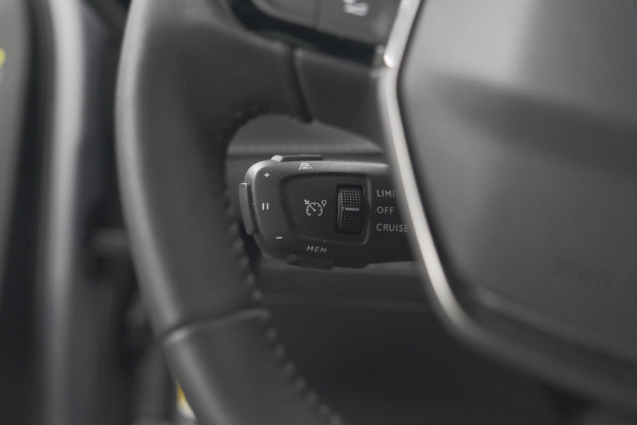 Peugeot 2008 Hybrid 136 e-DSC6 Allure | 360 Camera | Adaptieve Cruise Control | Dodehoekdetectie | Navigatie