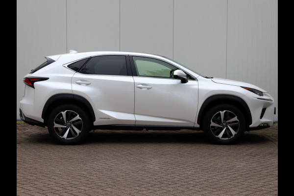 Lexus NX 300h AWD President Line | Mark Levinson | Panoramadak | Head-up