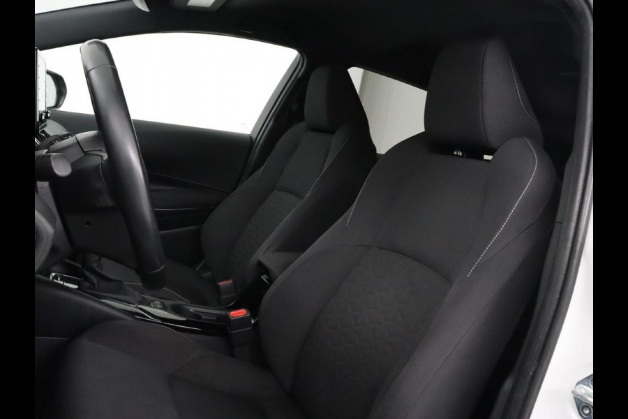 Toyota Corolla 1.8 Hybrid Dynamic | Stoelverwarming | Trekhaak | Camera | Adaptive cruise | Carplay | Navigatie | Parkeerhulp | Climate control