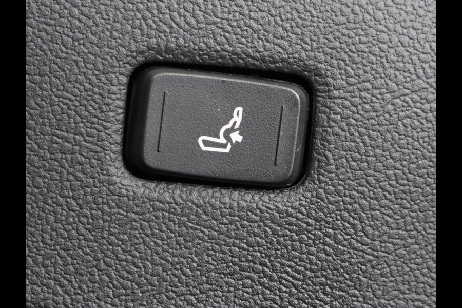 Toyota Corolla 1.8 Hybrid Dynamic | Stoelverwarming | Trekhaak | Camera | Adaptive cruise | Carplay | Navigatie | Parkeerhulp | Climate control