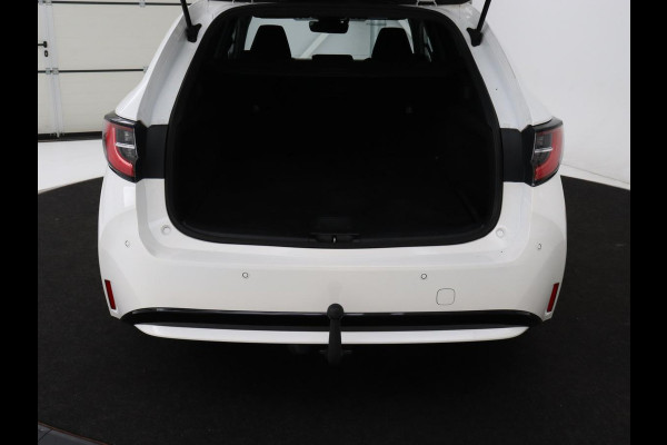 Toyota Corolla 1.8 Hybrid Dynamic | Stoelverwarming | Trekhaak | Camera | Adaptive cruise | Carplay | Navigatie | Parkeerhulp | Climate control