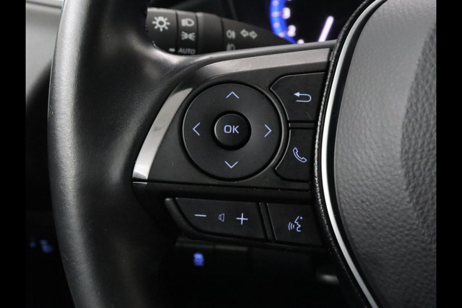 Toyota Corolla 1.8 Hybrid Dynamic | Stoelverwarming | Trekhaak | Camera | Adaptive cruise | Carplay | Navigatie | Parkeerhulp | Climate control