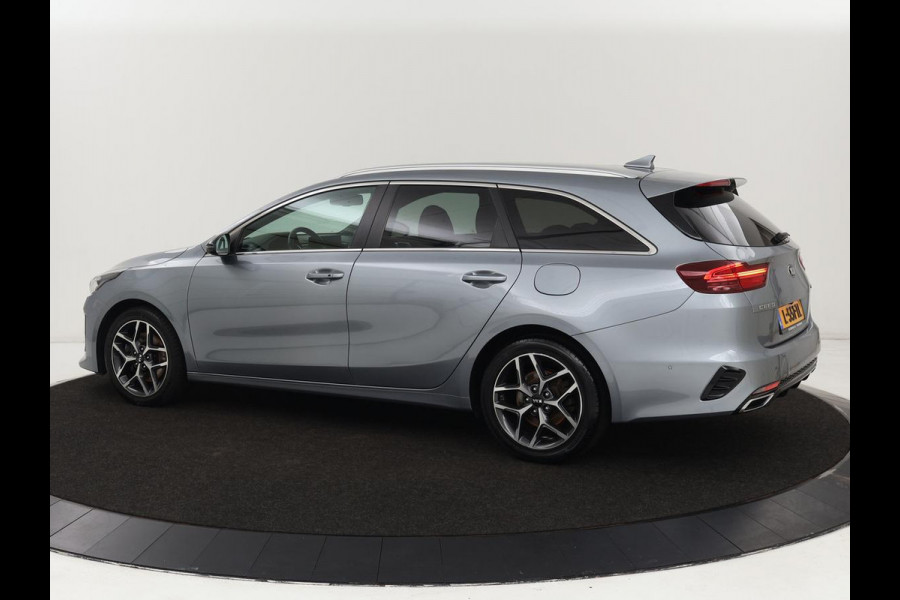 Kia Ceed 1.5 T-GDi GT-Line | Leder/Alcantara | Stoel & stuurverwarming | JBL Sound | Adaptive cruise | Camera | Carplay | Keyless | Navigatie | Full LED