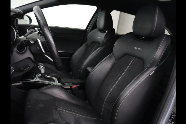 Kia Ceed 1.5 T-GDi GT-Line | Leder/Alcantara | Stoel & stuurverwarming | JBL Sound | Adaptive cruise | Camera | Carplay | Keyless | Navigatie | Full LED