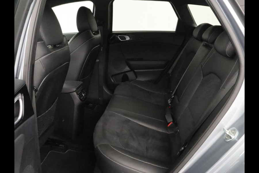Kia Ceed 1.5 T-GDi GT-Line | Leder/Alcantara | Stoel & stuurverwarming | JBL Sound | Adaptive cruise | Camera | Carplay | Keyless | Navigatie | Full LED