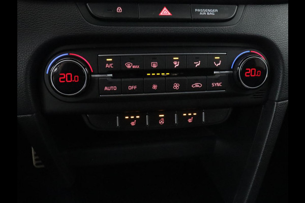 Kia Ceed 1.5 T-GDi GT-Line | Leder/Alcantara | Stoel & stuurverwarming | JBL Sound | Adaptive cruise | Camera | Carplay | Keyless | Navigatie | Full LED