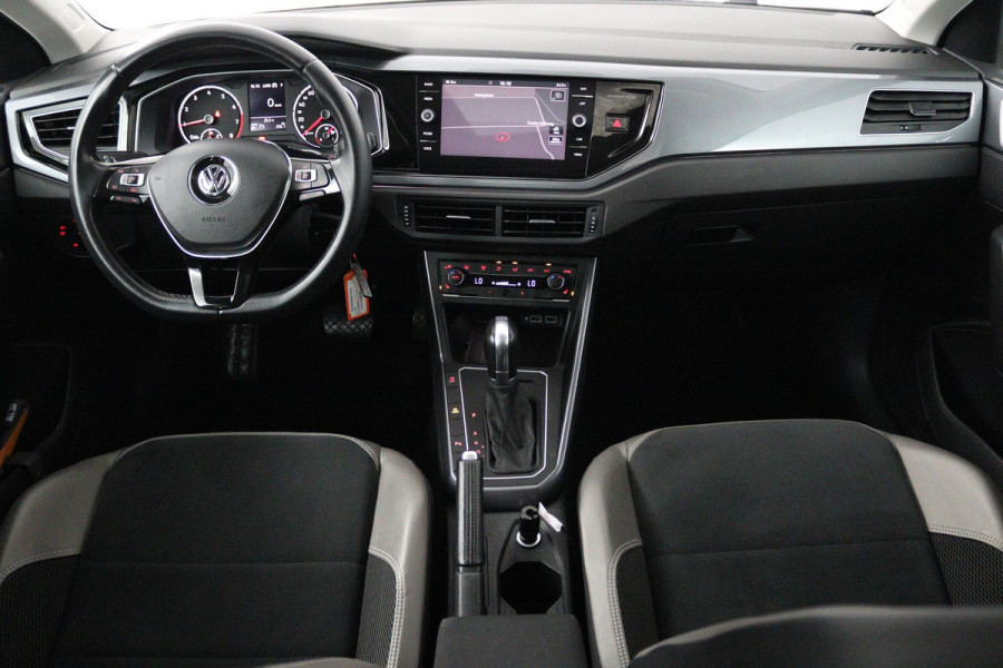 Volkswagen Polo 1.0 TSI Highline (PANORAMADAK, PARKEERSENSOREN, LED, ADAPTIVE CRUISE, NAVIGATIE, CARPLAY, GOED ONDERHOUDEN)