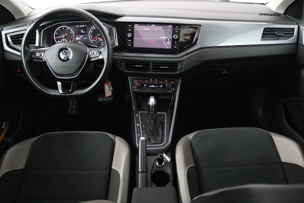 Volkswagen Polo 1.0 TSI Highline (PANORAMADAK, PARKEERSENSOREN, LED, ADAPTIVE CRUISE, NAVIGATIE, CARPLAY, GOED ONDERHOUDEN)