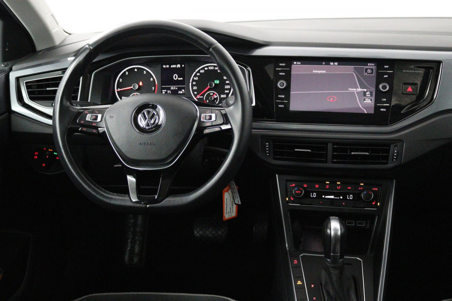 Volkswagen Polo 1.0 TSI Highline (PANORAMADAK, PARKEERSENSOREN, LED, ADAPTIVE CRUISE, NAVIGATIE, CARPLAY, GOED ONDERHOUDEN)