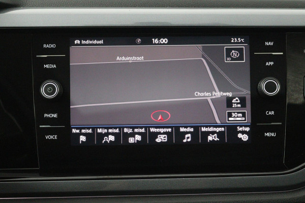 Volkswagen Polo 1.0 TSI Highline (PANORAMADAK, PARKEERSENSOREN, LED, ADAPTIVE CRUISE, NAVIGATIE, CARPLAY, GOED ONDERHOUDEN)
