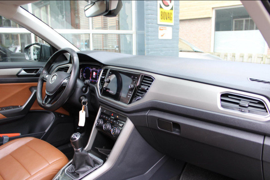 Volkswagen T-Roc 1.0 TSI Style Business Pano Virtual Carplay
