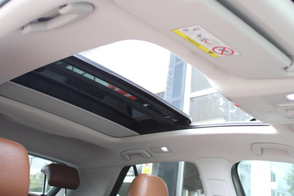 Volkswagen T-Roc 1.0 TSI Style Business Pano Virtual Carplay