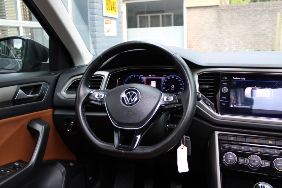 Volkswagen T-Roc 1.0 TSI Style Business Pano Virtual Carplay