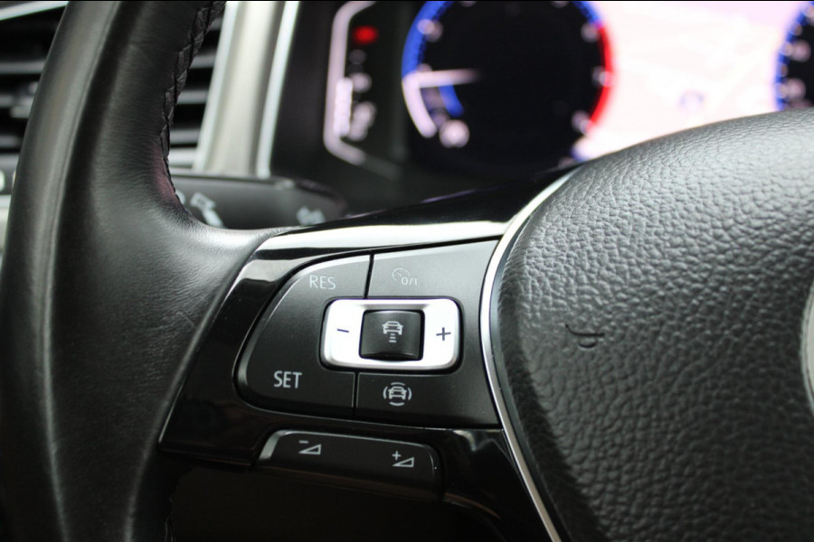 Volkswagen T-Roc 1.0 TSI Style Business Pano Virtual Carplay