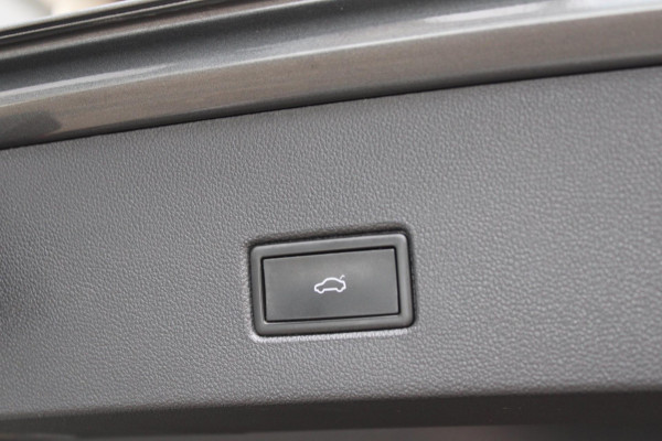 Volkswagen T-Roc 1.0 TSI Style Business Pano Virtual Carplay