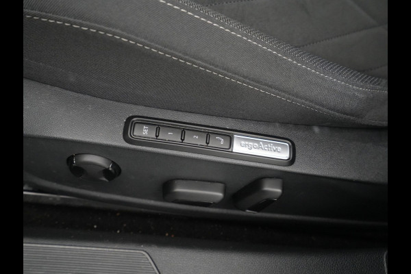 Volkswagen Golf 1.0 eTSI 110pk DSG Life Business Navigatie Stoelverwarming Acc Pdc 292