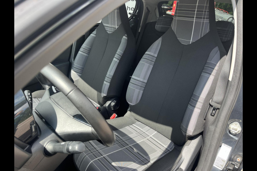 Peugeot 108 1.0 e-VTi Allure | Achteruitrijcamera | Lichtmetalen Velgen | Cruise Control | Climate Control |