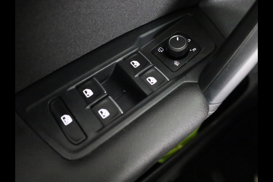 Volkswagen Tiguan 1.4 TSI eHybrid Elegance 245 pk Automaat (DSG) | Navigatie | Panoramadak | Elektr. trekhaak | Parkeersensoren (Park assist) | Rondomzicht camera | Matrix LED koplampen |