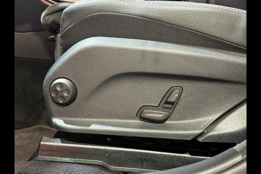 Mercedes-Benz GLC Coupé Business Solution AMG 200 | Matt grijs | Pano | Trekhaak | Navi
