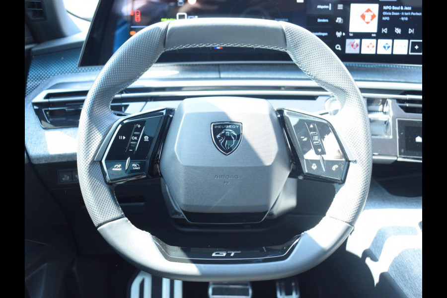 Peugeot E-3008 GT 73 kWh SCHUIF- KANTELDAK | 360 CAMERA MET SENSOREN | NAVI & CARPLAY | ALCANTARA