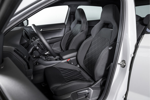 Škoda Karoq 1.5 TSI 150 PK ACT Sportline Business - Automaat | S/K-Panodak | Columbus pakket | Dig. Cockpit | Adapt. Cruise | Elek. Klep | Stuur-+Stoelverw. | Camera | NAV+App. Connect | ECC | LED | LM 19" | 3968