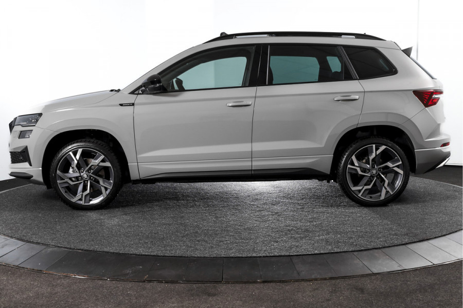 Škoda Karoq 1.5 TSI 150 PK ACT Sportline Business - Automaat | S/K-Panodak | Columbus pakket | Dig. Cockpit | Adapt. Cruise | Elek. Klep | Stuur-+Stoelverw. | Camera | NAV+App. Connect | ECC | LED | LM 19" | 3968