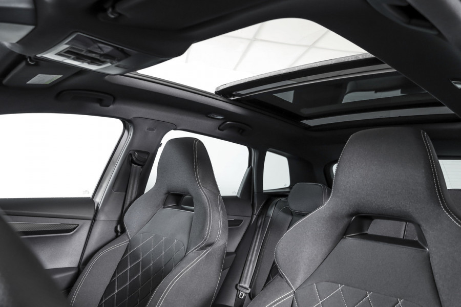 Škoda Karoq 1.5 TSI 150 PK ACT Sportline Business - Automaat | S/K-Panodak | Columbus pakket | Dig. Cockpit | Adapt. Cruise | Elek. Klep | Stuur-+Stoelverw. | Camera | NAV+App. Connect | ECC | LED | LM 19" | 3968