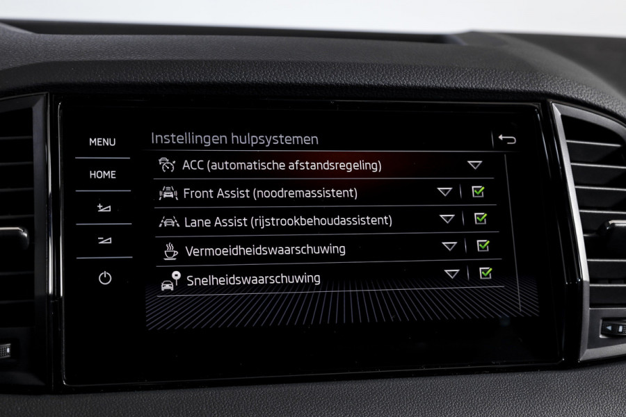 Škoda Karoq 1.5 TSI 150 PK ACT Sportline Business - Automaat | S/K-Panodak | Columbus pakket | Dig. Cockpit | Adapt. Cruise | Elek. Klep | Stuur-+Stoelverw. | Camera | NAV+App. Connect | ECC | LED | LM 19" | 3968